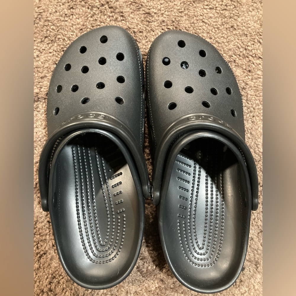 Men’s crocs